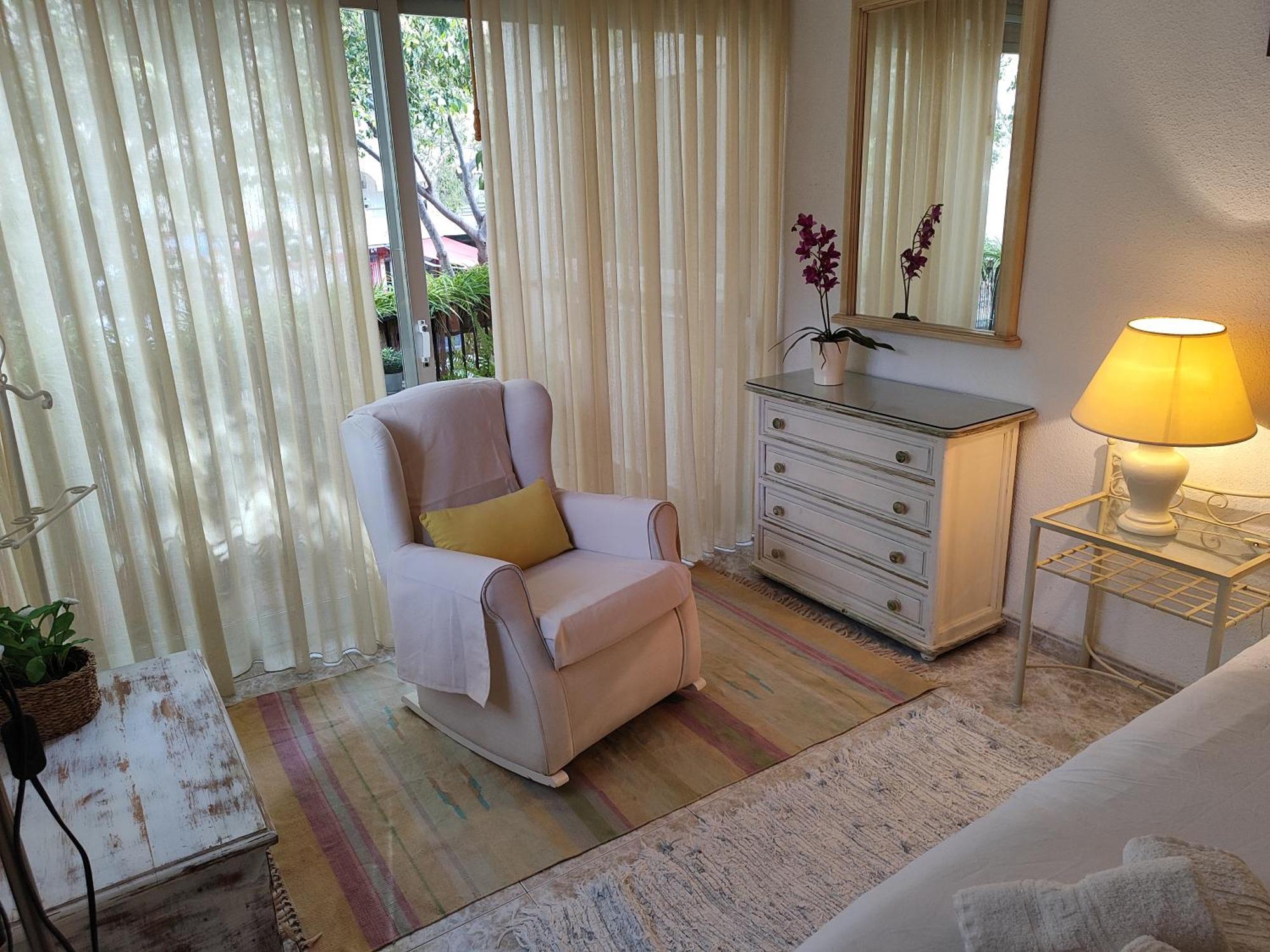 Seaside Escape In Apartment *